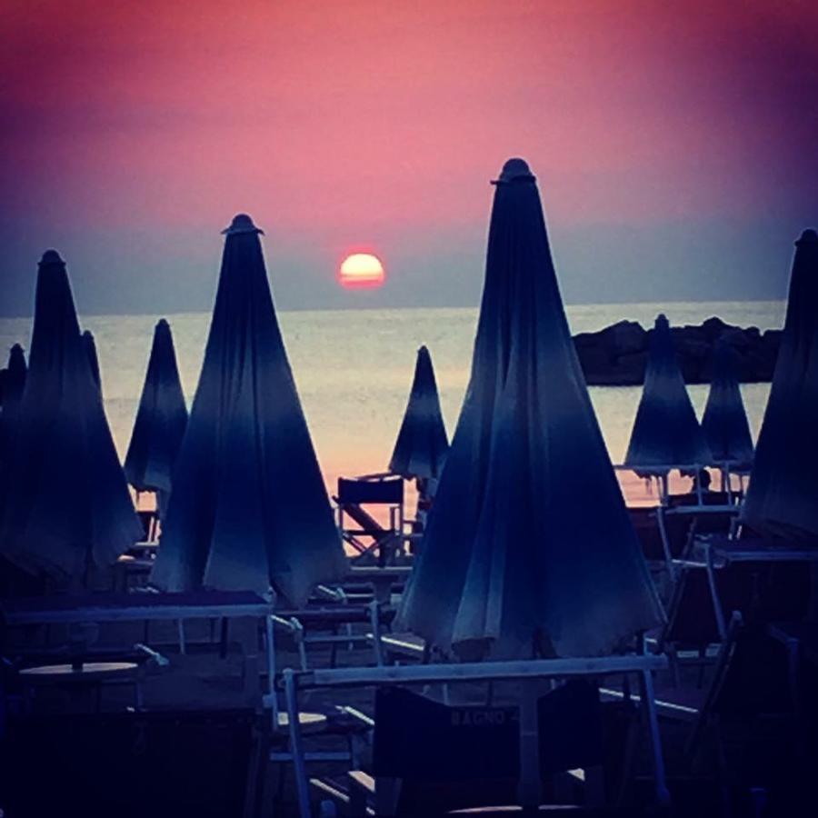 Hotel Della Motta Bellaria-Igea Marina Exterior foto